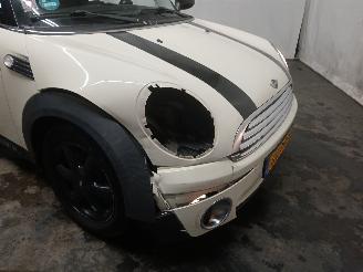 Mini Mini Mini (R56) Hatchback 1.6 16V Cooper (N12-B16A) [88kW]  (10-2006/02-201=
2) picture 18