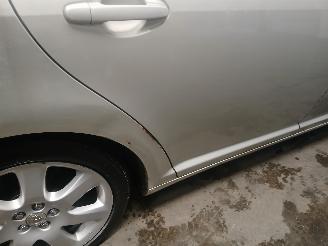 Toyota Avensis Avensis Wagon (T25/B1E) Combi 2.0 16V VVT-i D4 (1AZFSE) [108kW]  (04-2=
003/11-2008) picture 24