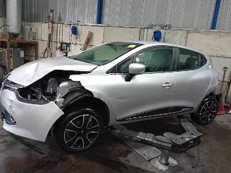 rozbiórka samochody osobowe Renault Clio Clio IV (5R) Hatchback 5-drs 0.9 Energy TCE 90 12V (H4B-408(H4B-B4)) [=
66kW]  (11-2012/08-2021) 2016/6