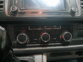 Volkswagen Transporter Transporter T6 Van 2.0 TDI DRF (CAAC(Euro 5)) [103kW]  (04-2015/12-201=
9) picture 17