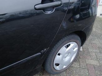 Toyota Corolla Corolla Verso (E12) MPV 1.6 16V VVT-i (3ZZFE) [81kW]  (01-2002/05-2004=
) picture 18