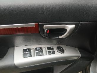 Hyundai Santa Fe Santa Fe II (CM) SUV 2.7 V6 24V 4x2 (G6EA) [139kW]  (03-2006/12-2009) picture 16
