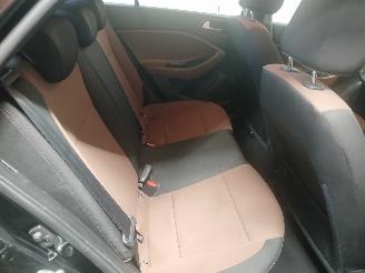 Hyundai I-20 i20 (GBB) Hatchback 1.2i 16V (G4LA) [62kW]  (11-2014/08-2020) picture 10
