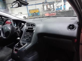 Peugeot 5008 5008 I (0A/0E) MPV 1.6 THP 16V (EP6CDT(5FV)) [115kW]  (09-2009/03-2017=
) picture 5