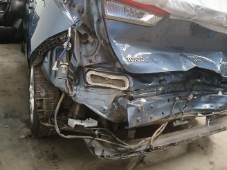 Toyota Auris Auris (E18) Hatchback 5-drs 1.8 16V Hybrid (2ZRFXE) [100kW]  (10-2012/=
03-2019) picture 20