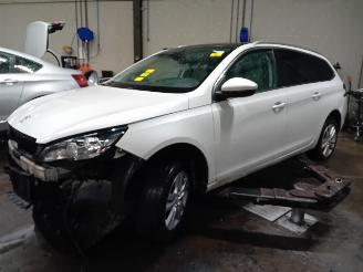 Vrakbiler auto Peugeot 308 308 SW (L4/L9/LC/LJ/LR) Combi 5-drs 1.6 BlueHDi 120 (DV6FC(BHZ)) [88kW=
]  (03-2014/12-2021) 2014/8