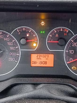 Fiat Punto Grande Punto (199) Hatchback 1.3 JTD Multijet 16V VGT (199.B.4000(Euro=
 5)) [62kW]  (04-2010/...) picture 2