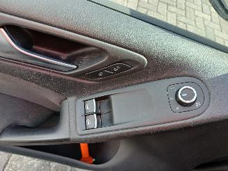 Volkswagen Golf Golf VI (5K1) Hatchback 1.2 TSI BlueMotion (CBZB) [77kW]  (11-2008/11-=
2012) picture 11