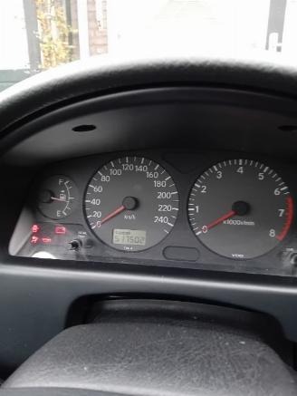 Toyota Avensis Avensis (T22) Sedan 1.8 16V VVT-i (1ZZFE) [95kW]  (10-2000/02-2003) picture 2