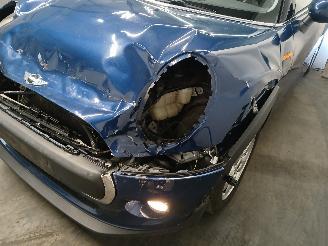 Mini Mini Mini (F56) Hatchback 3-drs 1.5 12V One D (B37C15A) [70kW]  (03-2014/..=
=2E) picture 22