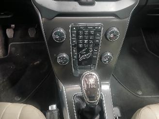Volvo V-40 V40 (MV) Hatchback 5-drs 1.6 D2 (D4162T) [84kW]  (03-2012/12-2016) picture 16
