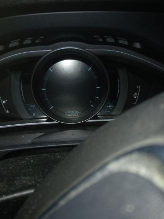 Volvo V-40 V40 (MV) Hatchback 5-drs 1.6 D2 (D4162T) [84kW]  (03-2012/12-2016) picture 2