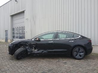 Tesla Model 3 Model 3 Sedan Long Range AWD 75 kWh (3D5) [258kW]  (06-2018/...) picture 4