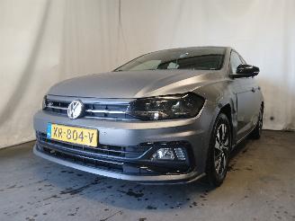 krockskadad bil auto Volkswagen Polo Polo VI (AW1) Hatchback 5-drs 1.0 TSI 12V (DUSB) [70kW]  (06-2017/...)= 2019/3