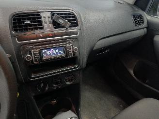 Volkswagen Polo Polo V (6R) Hatchback 1.2 12V (CGPB(Euro 5)) [44kW]  (06-2009/05-2014)= picture 16