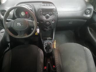 Toyota Aygo Aygo (B40) Hatchback 1.0 12V VVT-i (1KR-FE) [51kW]  (05-2014/06-2018) picture 11