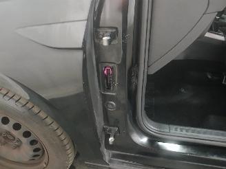 Volkswagen Polo Polo VI (AW1) Hatchback 5-drs 1.0 TGI 12V (DBYA) [66kW]  (09-2017/...)= picture 22