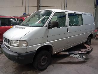  Volkswagen Transporter Transporter/Caravelle T4 Bus 2.5 TDI (AJT) [65kW]  (05-1998/04-2003) 2003/1