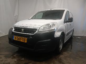 damaged passenger cars Peugeot Partner Partner (GC/GF/GG/GJ/GK) Van 1.6 HDI, BlueHDI 75 (DV6FE(BHW)) [55kW]  =
(07-2011/12-2018) 2018/11
