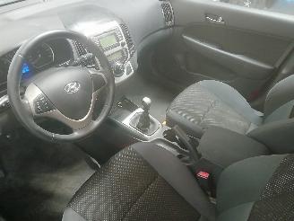 Hyundai I-30 i30 Crosswagon (WWH) Combi 1.4 CVVT 16V (G4FA) [80kW]  (11-2009/06-201=
2) picture 12