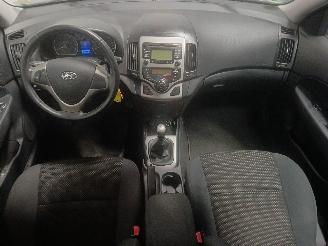 Hyundai I-30 i30 Crosswagon (WWH) Combi 1.4 CVVT 16V (G4FA) [80kW]  (11-2009/06-201=
2) picture 11