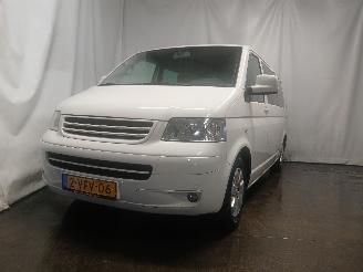 Vaurioauto  passenger cars Volkswagen Transporter Transporter T5 Van 2.5 TDi (BNZ) [96kW]  (04-2003/11-2009) 2009/12