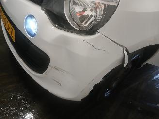 Renault Twingo Twingo III (AH) Hatchback 5-drs 1.0 SCe 70 12V (H4D-400(H4D-A4)) [52kW=
]  (09-2014/...) picture 21