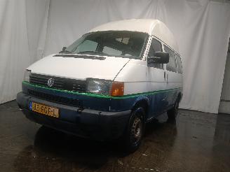 damaged passenger cars Volkswagen Transporter Transporter/Caravelle T4 Bus 2.5i (AVT) [85kW]  (08-1996/04-2003) 2000/3