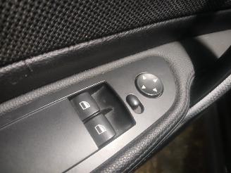 BMW 1-serie 1 serie (E81) Hatchback 3-drs 116i 1.6 16V (N43-B16A) [90kW]  (03-2007=
/12-2011) picture 12