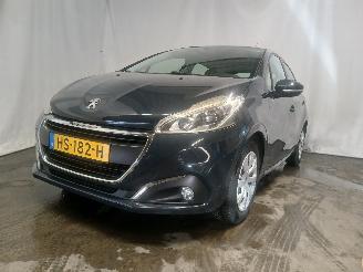 damaged passenger cars Peugeot 208 208 I (CA/CC/CK/CL) Hatchback 1.2 Vti 12V PureTech 82 (EB2F(HMZ)) [60k=
W]  (03-2012/12-2019) 2016/1