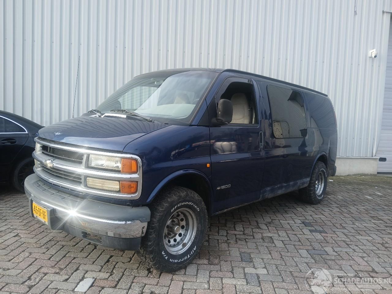 GMC  Chevrolet Express