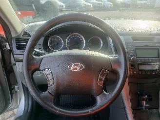 Hyundai Sonata Sonata Sedan 2.0 CRDI VGT 16V (D4EA) [110kW]  (03-2009/12-2010) picture 18