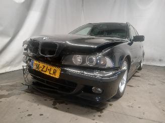 Auto incidentate BMW 5-serie 5 serie Touring (E39) Combi 530i 24V (M54-B30(306S3)) [170kW]  (09-200=
0/12-2003) 2002/1