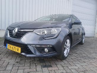 skadebil auto Renault Mégane Megane IV Estate (RFBK) Combi 5-drs 1.3 TCE 115 16V (H5H-470(H5H-B4)) =
[85kW]  (01-2018/...) 2018/6