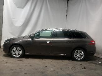 Peugeot 308 308 SW (L4/L9/LC/LJ/LR) Combi 5-drs 1.2 12V e-THP PureTech 130 (EB2DTS=
(HNY)) [96kW]  (03-2014/06-2021) picture 4