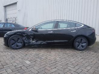 Tesla Model 3 Model 3 Sedan Long Range AWD 75 kWh (3D5) [258kW]  (06-2018/...) picture 16