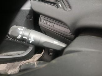 Peugeot 208 208 I (CA/CC/CK/CL) Hatchback 1.2 Vti 12V PureTech 82 (EB2F(HMZ)) [60k=
W]  (03-2012/12-2019) picture 14