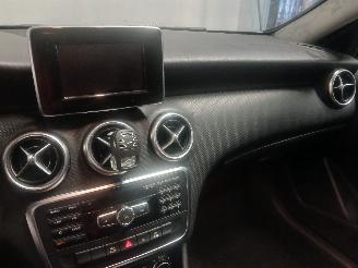 Mercedes A-klasse A (W176) Hatchback 1.6 A-180 16V (M270.910) [90kW]  (09-2012/05-2018) picture 17