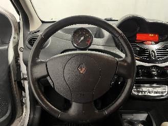 Renault Twingo Twingo II (CN) Hatchback 3-drs 1.2 16V (D4F-764(D4F-E7)) [55kW]  (03-2=
007/09-2014) picture 16