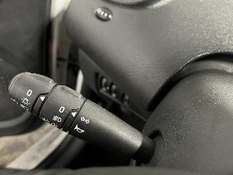 Renault Twingo Twingo II (CN) Hatchback 3-drs 1.2 16V (D4F-764(D4F-E7)) [55kW]  (03-2=
007/09-2014) picture 13