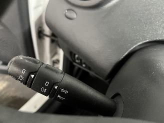 Renault Twingo Twingo II (CN) Hatchback 3-drs 1.2 16V (D4F-770) [55kW]  (03-2007/09-2=
014) picture 14