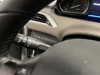 Peugeot 2008 2008 (CU) MPV 1.2 Vti 12V PureTech 82 (EB2F(HMZ)) [60kW]  (03-2013/12-=
2018) picture 14