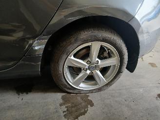 Volvo V-40 V40 (MV) Hatchback 5-drs 1.6 D2 (D4162T) [84kW]  (03-2012/12-2016) picture 26