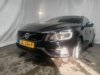 Avarii autoturisme Volvo V-60 V60 I (FW/GW) Combi 2.0 D4 16V (D4204T5(Euro 6)) [133kW]  (10-2013/12-=
2015) 2015/9