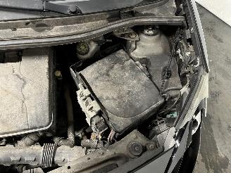 Renault Twingo Twingo II (CN) Hatchback 3-drs 1.2 16V (D4F-764(D4F-E7)) [55kW]  (03-2=
007/09-2014) picture 27