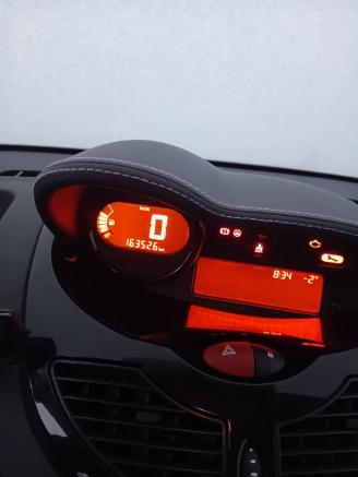 Renault Twingo Twingo II (CN) Hatchback 3-drs 1.2 16V (D4F-764(D4F-E7)) [55kW]  (03-2=
007/09-2014) picture 2