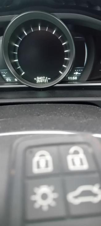 Volvo V-40 V40 (MV) Hatchback 5-drs 1.6 T4 GTDi 16V (B4164T) [132kW]  (03-2012/12=
-2016) picture 2