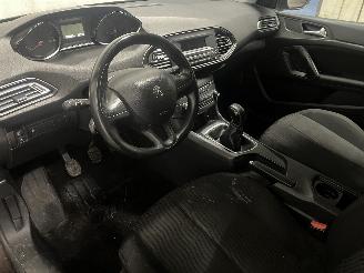 Peugeot 308 308 (L3/L8/LB/LH/LP) Hatchback 5-drs 1.2 12V VTi PureTech 82 (EB2F(HMZ=
)) [60kW]  (09-2013/06-2021) picture 12