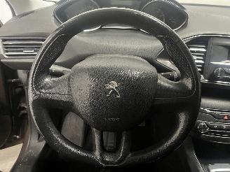 Peugeot 308 308 (L3/L8/LB/LH/LP) Hatchback 5-drs 1.2 12V VTi PureTech 82 (EB2F(HMZ=
)) [60kW]  (09-2013/06-2021) picture 14