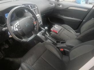 Citroën C4 C4 Berline (NC) Hatchback 5-drs 1.6 BlueHDI 100 (DV6FD(BHY)) [73kW]  (=
07-2014/05-2018) picture 12